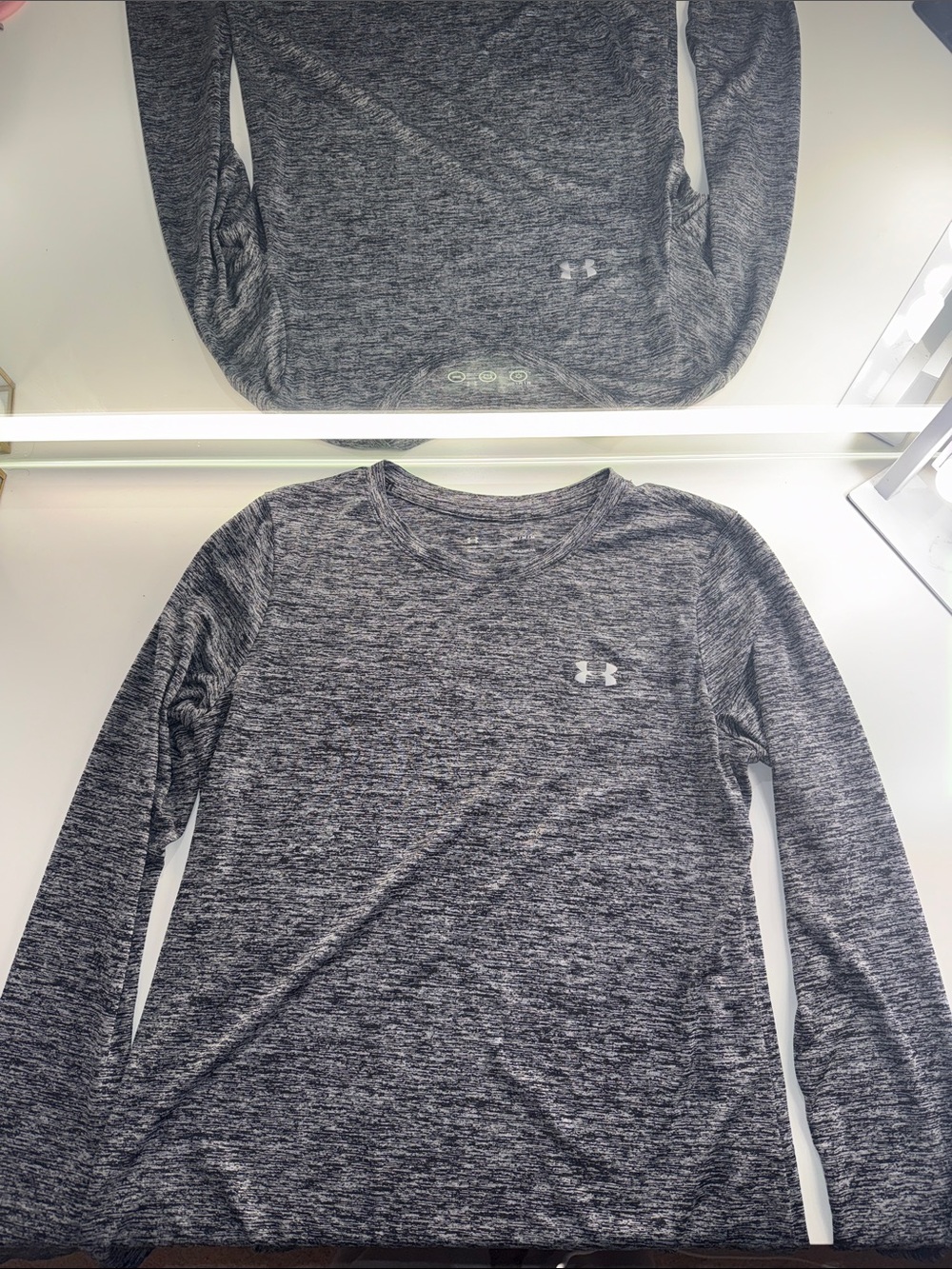 Under Armour Men’s Long Sleeve Performance Shirt in Heathered Gray
